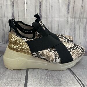 Steve Madden Women Size 6.5M Cryme Gold Glitter Snake Black Sneaker Pull On
